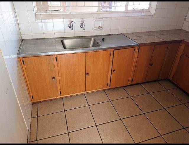 1 BEDROOM PROPERTY TO RENT IN DIE BULT